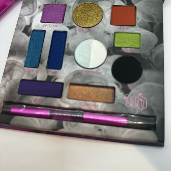 Urban Decay NEW Kristen Leanne Kaleidoscope Dream Eyeshadow Palette Brush Metal - Picture 5 of 11